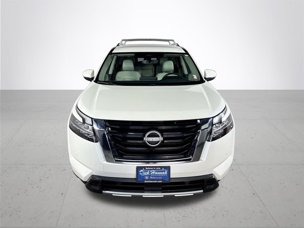 Used 2023 White Nissan SL image 3