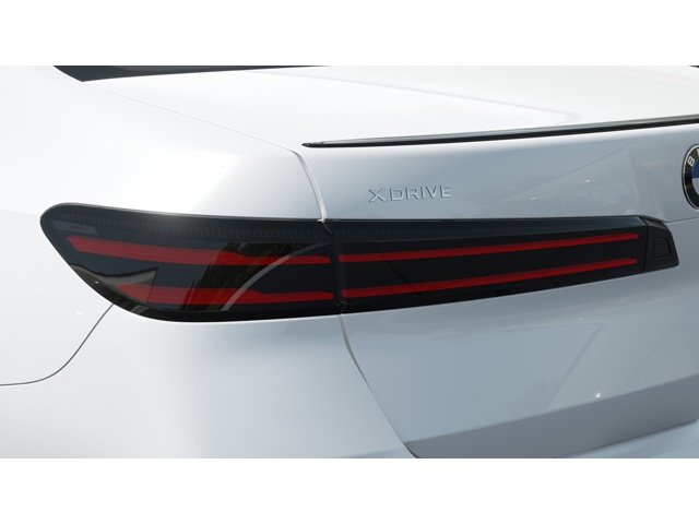 New 2027 Mineral White Metallic BMW 740i xDrive image 8