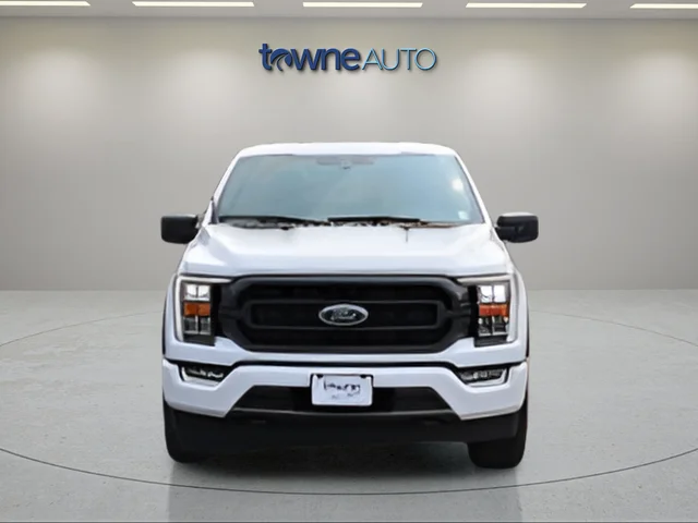 Used 2023 White Ford XLT image 9