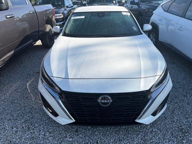 Used 2023 White Nissan 2.5 SV image 11