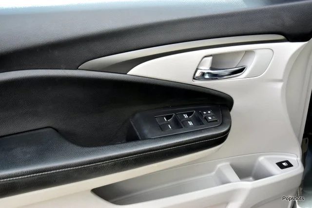 Used 2019 Forest Mist Metallic Honda RTL-T image 7