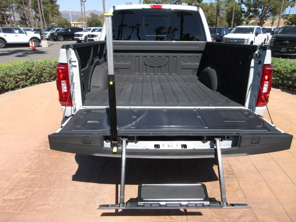 Certified Used 2023 Avalanche Ford XLT image 27