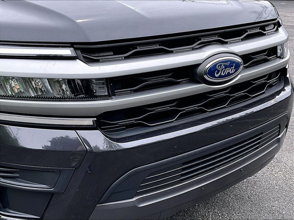 Used 2024 Gray Metallic Ford XLT image 33