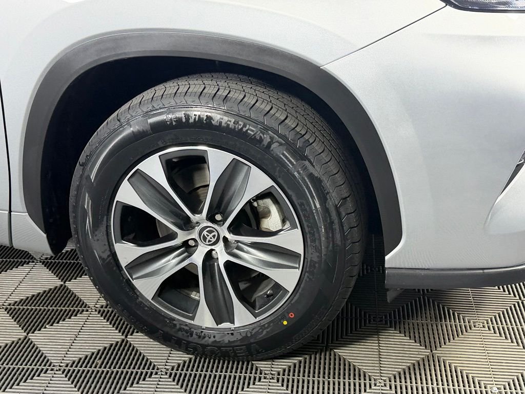 Certified Used 2025 Silver Toyota XLE image 11