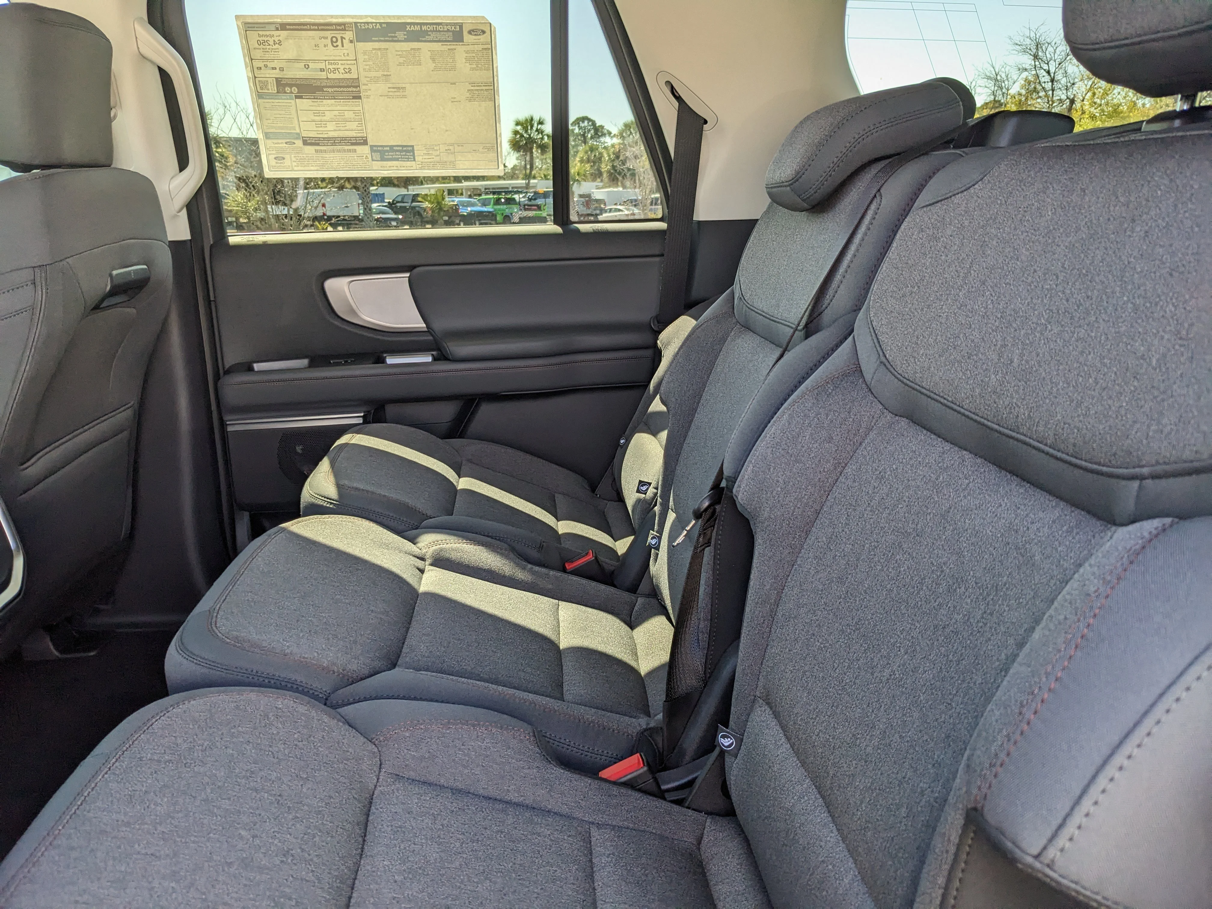 New 2025 Oxford White Ford Active MAX image 16