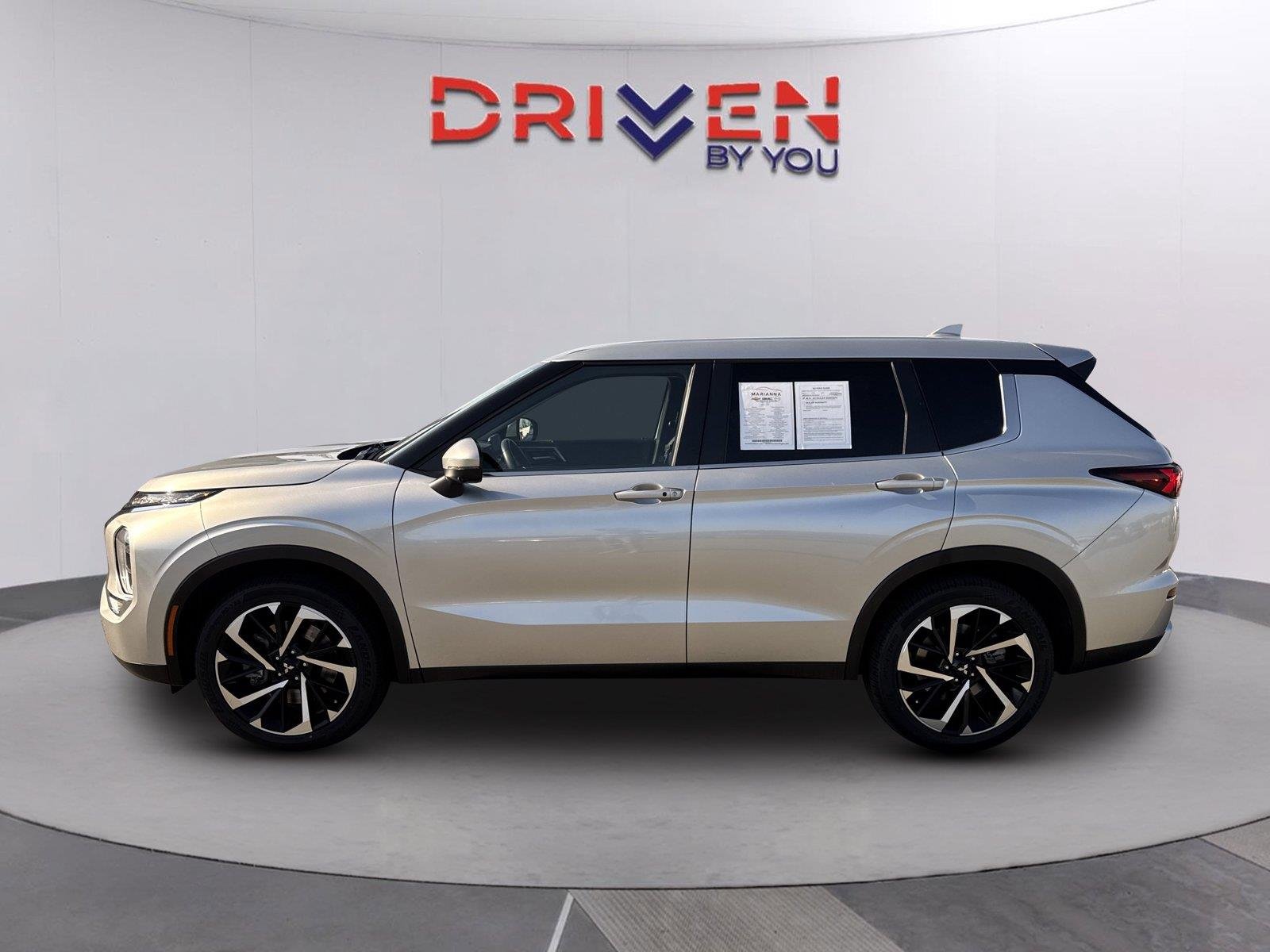 Used 2024 Alloy Silver Metallic Mitsubishi SE image 7