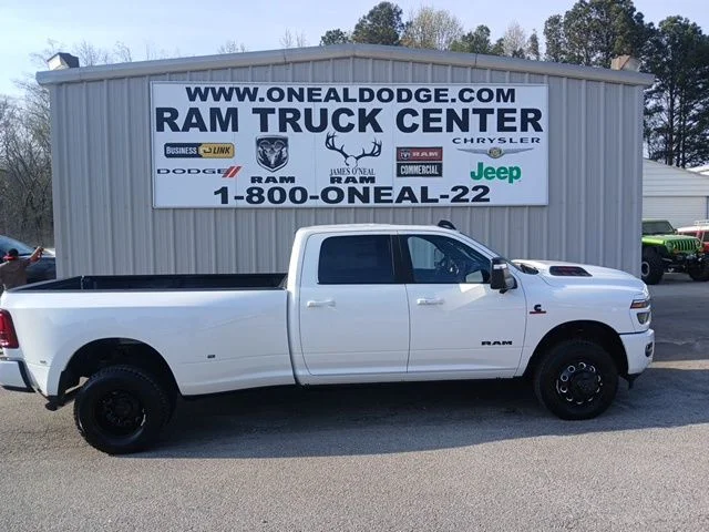 New 2026 Bright White Clear-Coat Exterior Paint RAM Laramie image 2