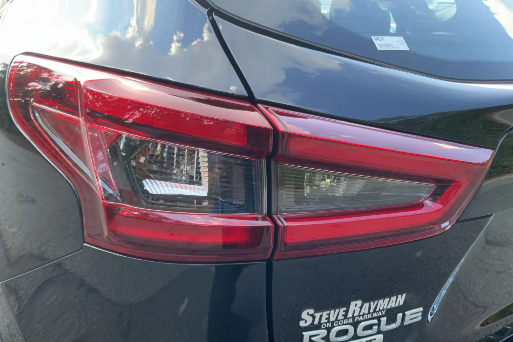 2022 Nissan Rogue Sport SL - Photo 28