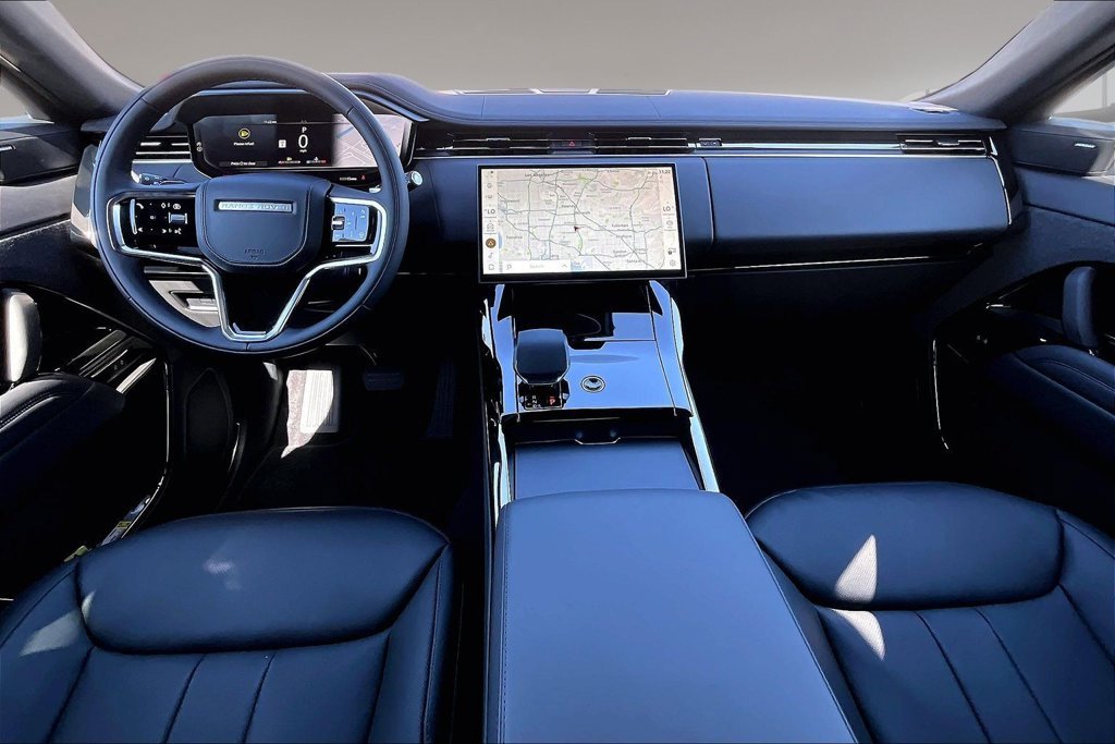 New 2027 SANTORINI BLACK Land Rover SE image 5