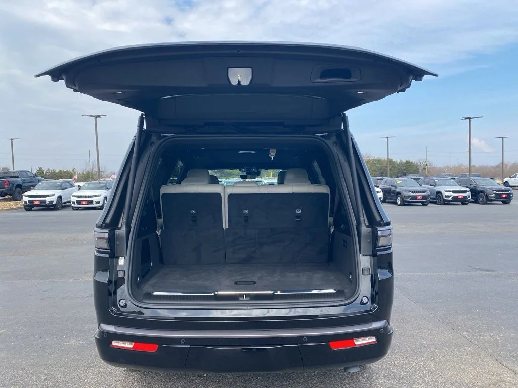 Used 2026 Black Jeep Summit Obsidian image 43