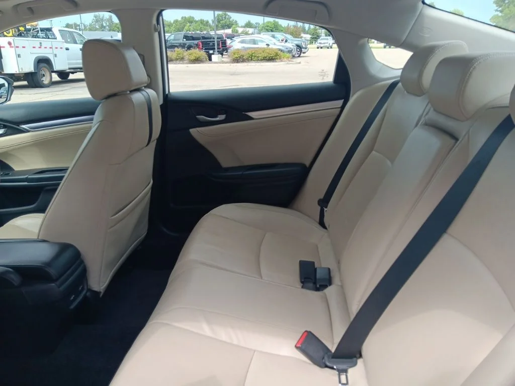 Used 2017 White Honda Touring image 25