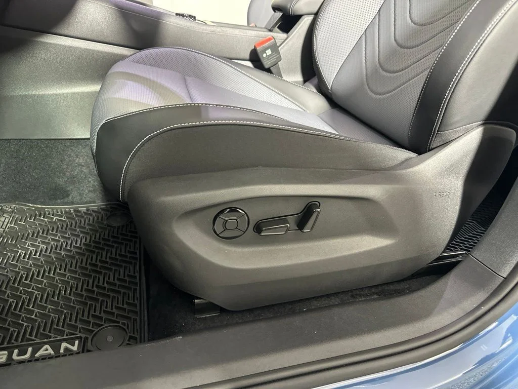 New 2026 Blue Volkswagen 2.0T SE image 11