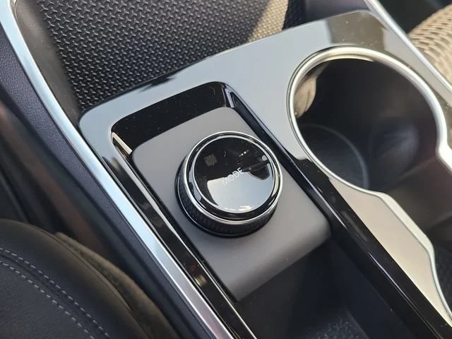 New 2027 Summit White Chevrolet LT image 32