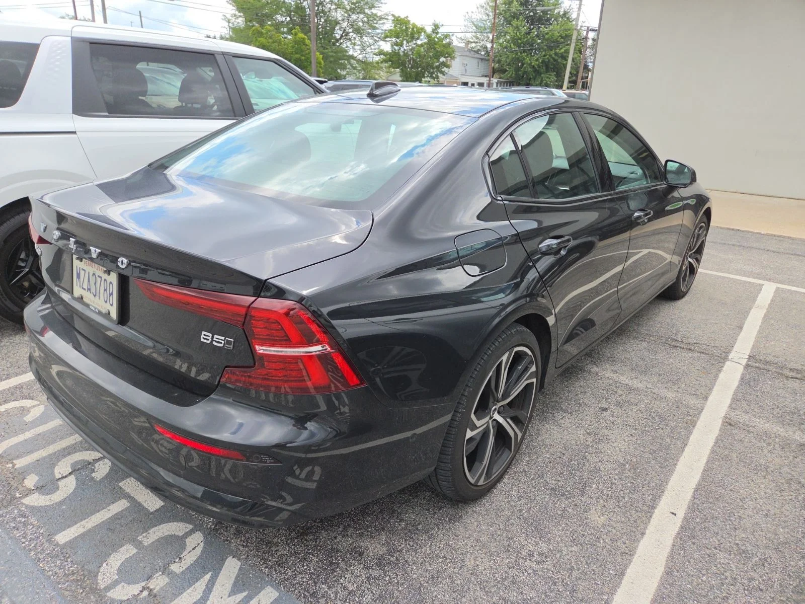 Used 2024 Black Volvo Ultimate image 4
