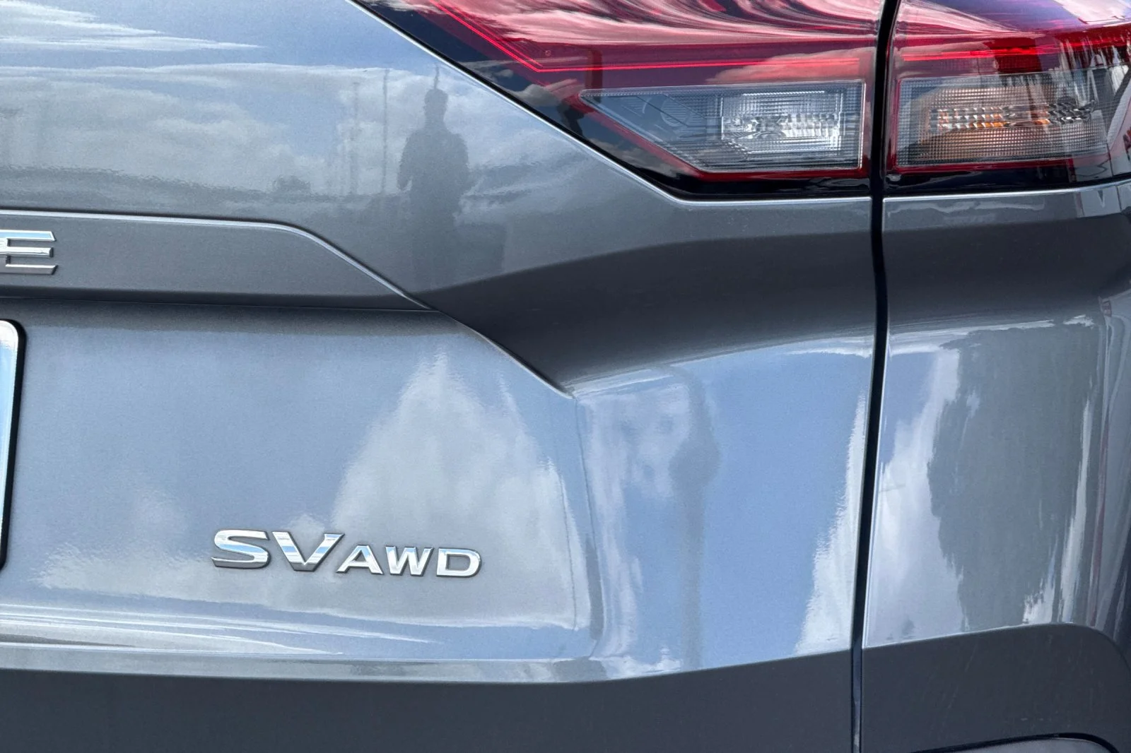 Used 2023 Gun Metallic Nissan SV image 27