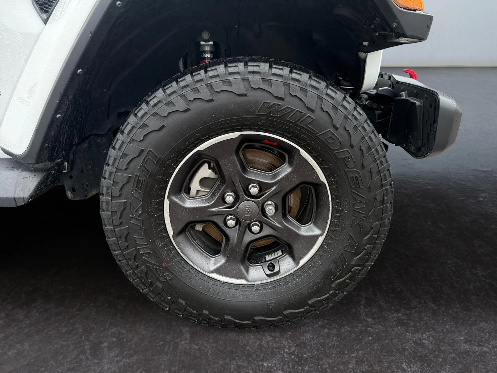 Used 2022 Bright White Clearcoat Jeep Rubicon image 28