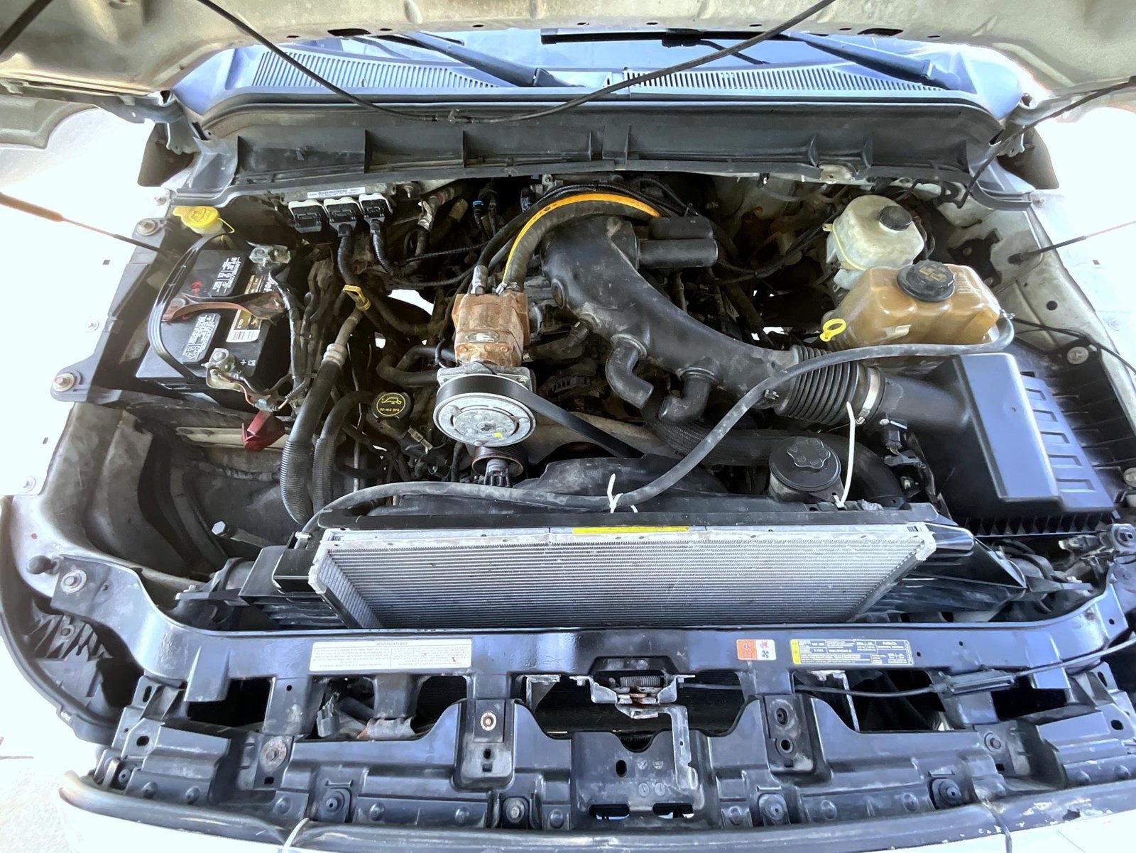 Used 2012 White Ford XL image 25