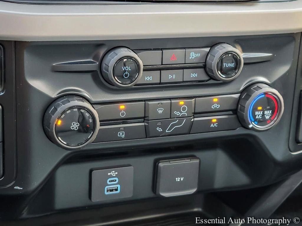 New 2025 Oxford White Ford F-550® XL image 16