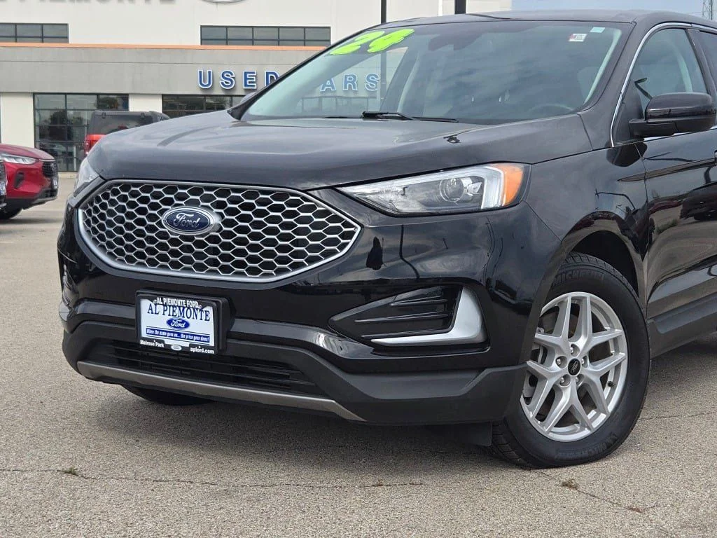 Used 2024 Black Metallic Ford SEL image 2