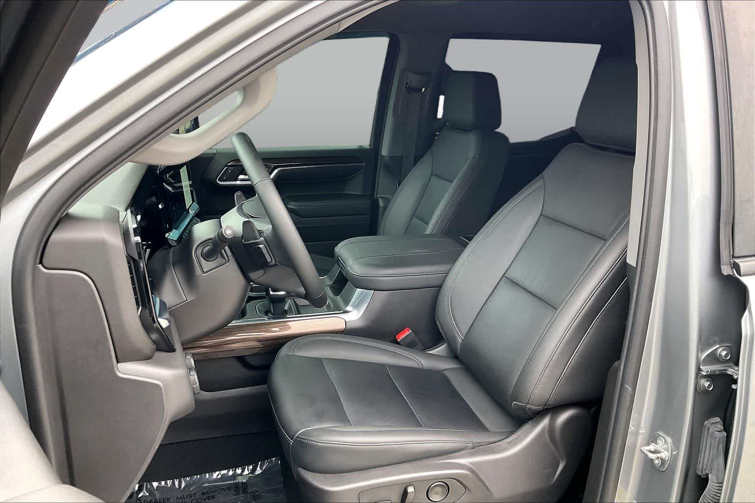 Used 2024 Sterling Gray Metallic Chevrolet LT Trail Boss image 9