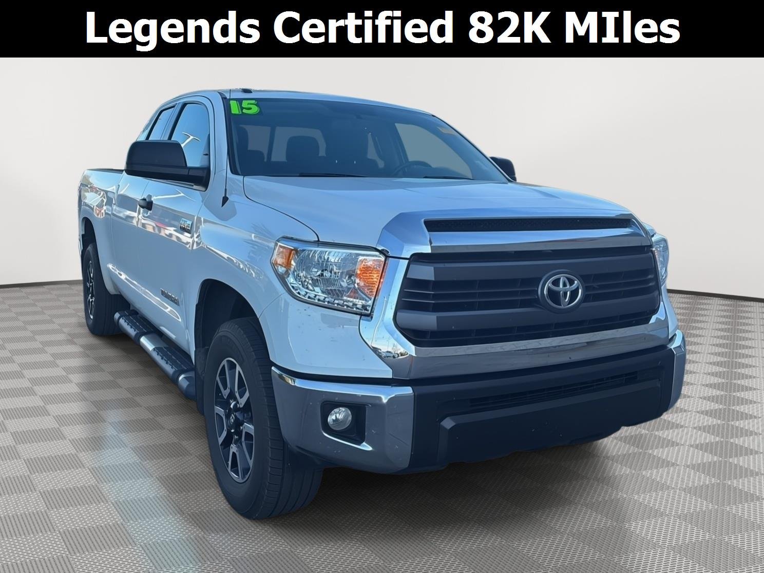 Used 2015 Super White Toyota SR5 image 1