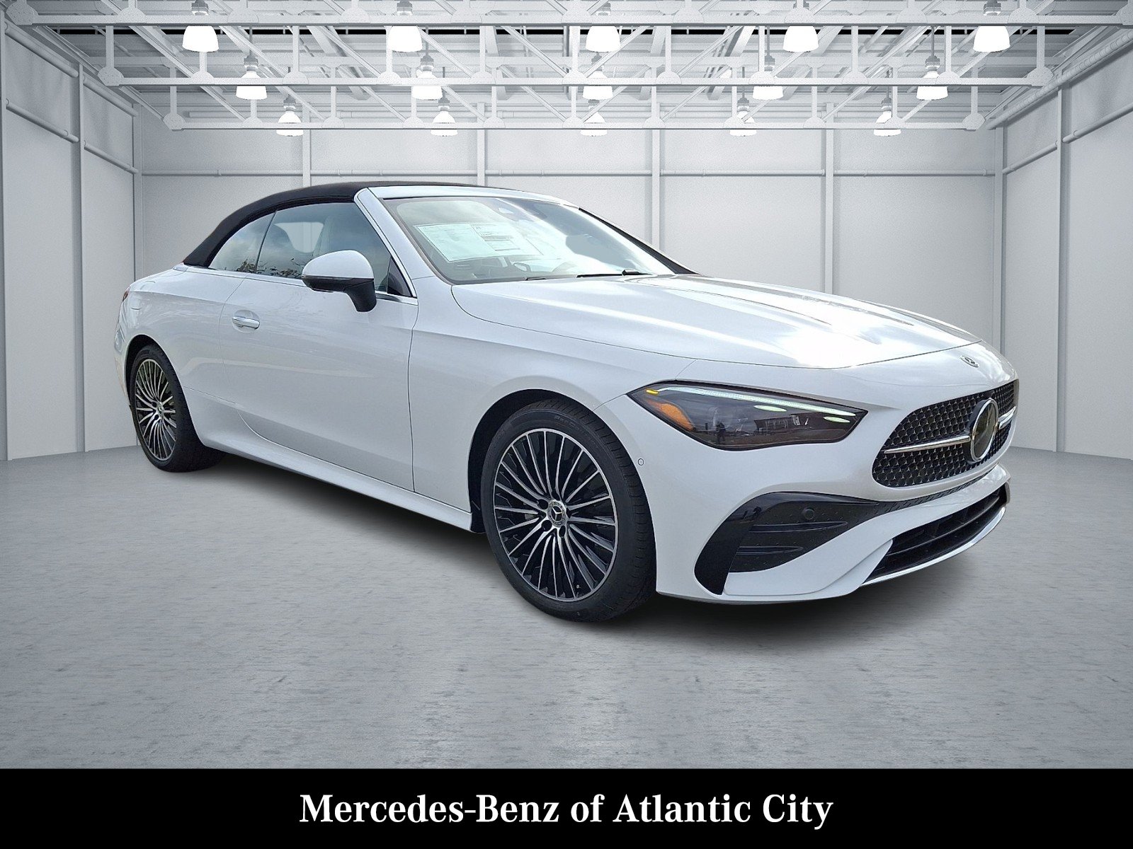 New 2026 MANUFAKTUR Moonlight White Metallic Mercedes-Benz CLE 300 image 1