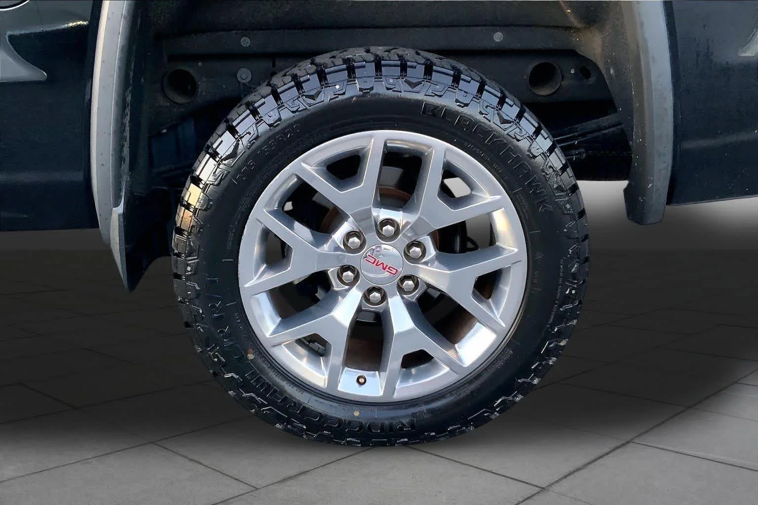 Used 2018 Onyx Black GMC SLT image 11