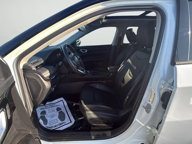 Used 2022 White Jeep Trailhawk image 10
