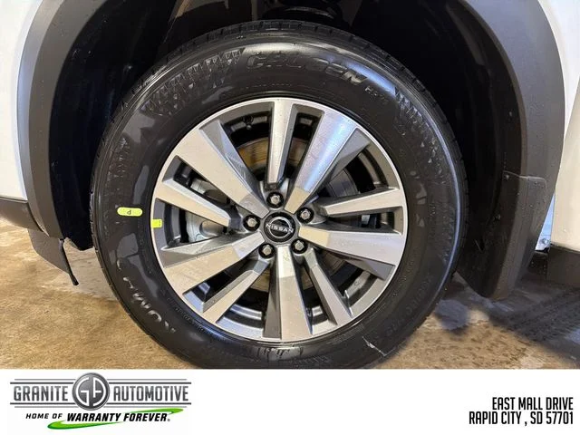 New 2026 Everest White Pearl TriCoat Nissan SL image 26