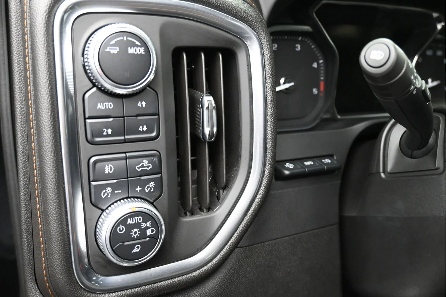 Used 2020 Black GMC AT4 image 16