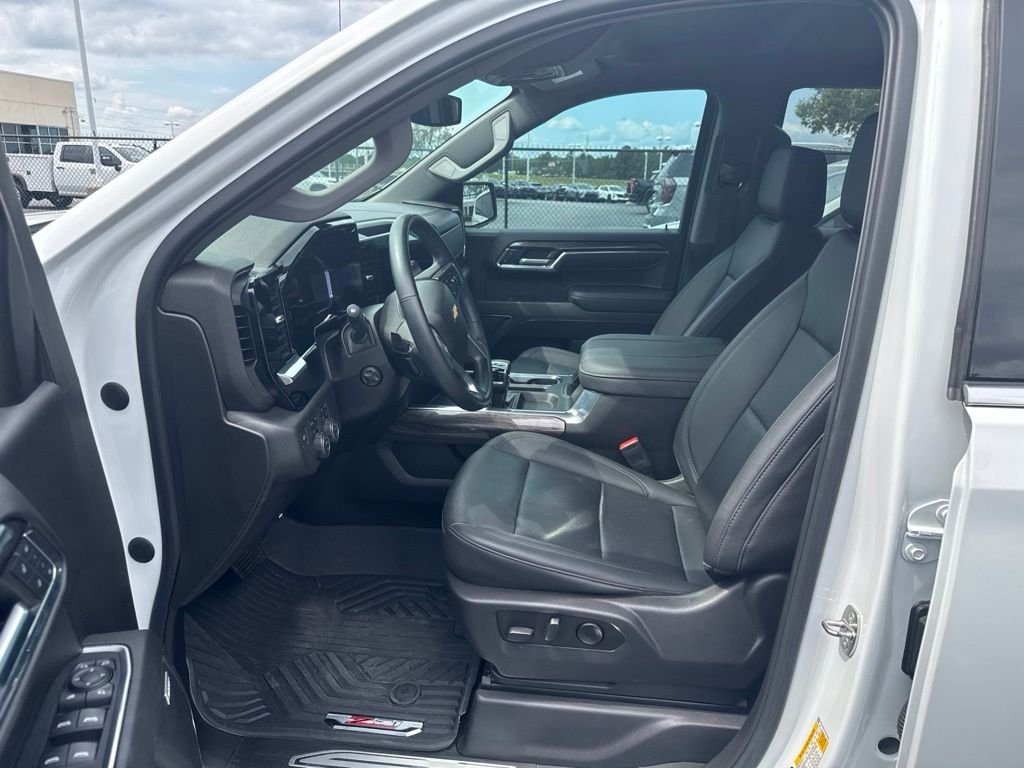 Used 2023 White Chevrolet LTZ image 9