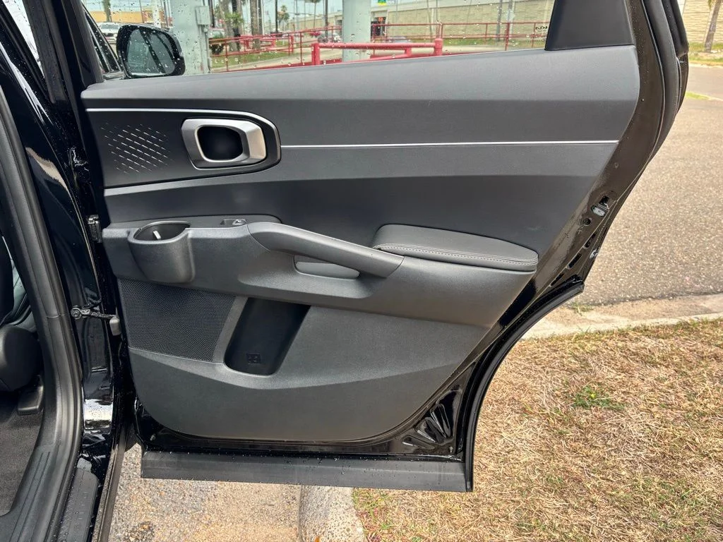 2025 Kia Sorento S - Photo 19