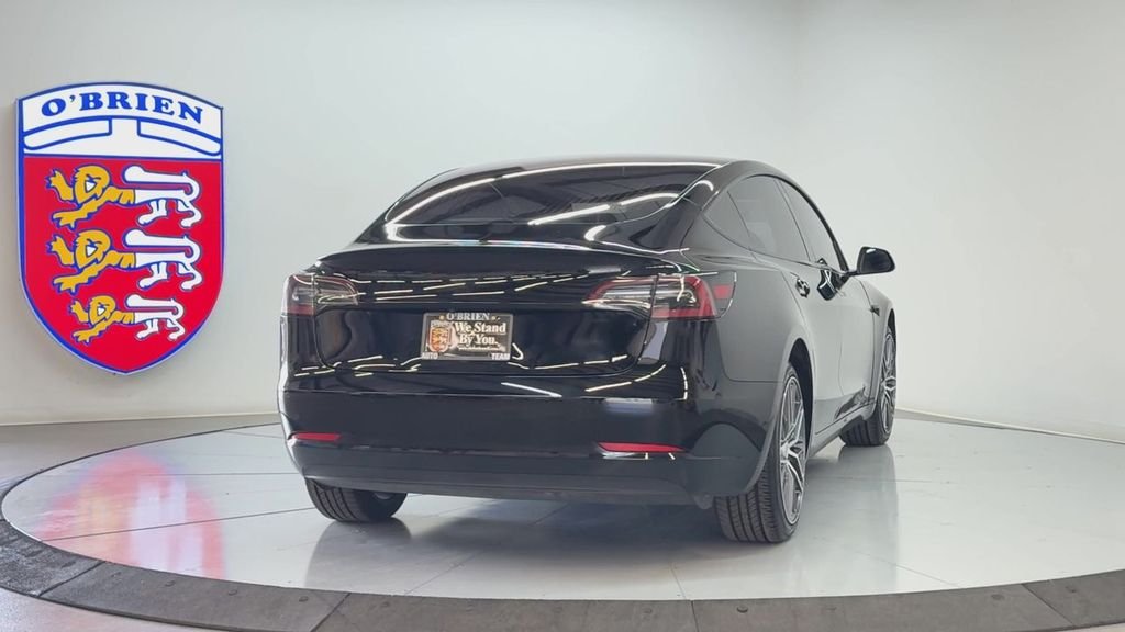 Used 2018  Tesla Long Range image 5
