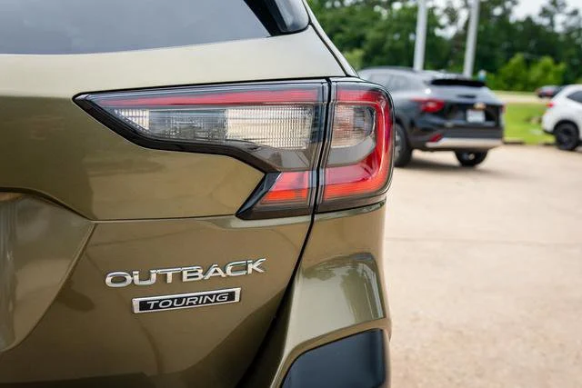 Used 2020 Autumn Green Metallic Subaru Touring image 17