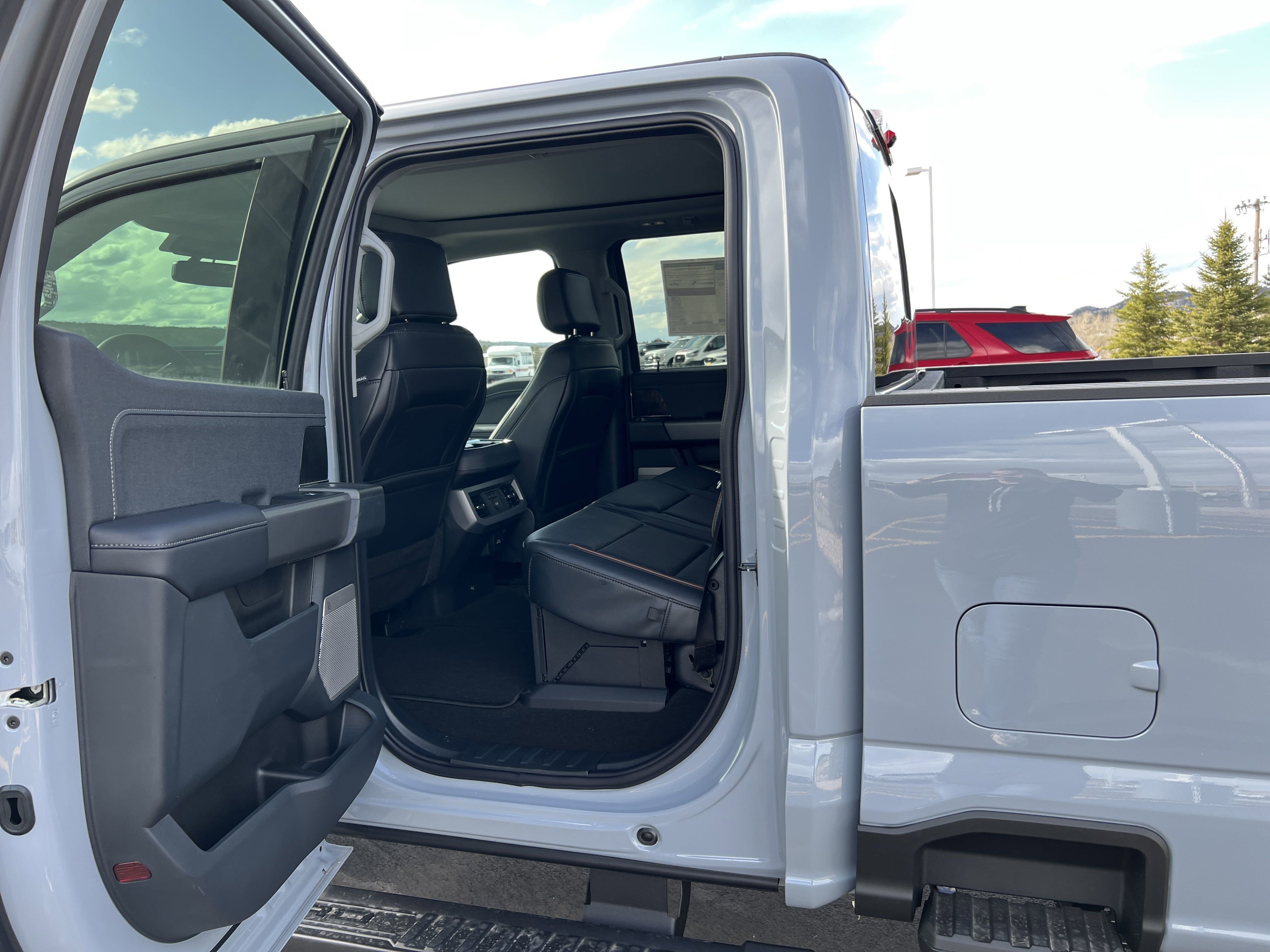 2025 Ford F-350 Super Duty Lariat - Photo 18