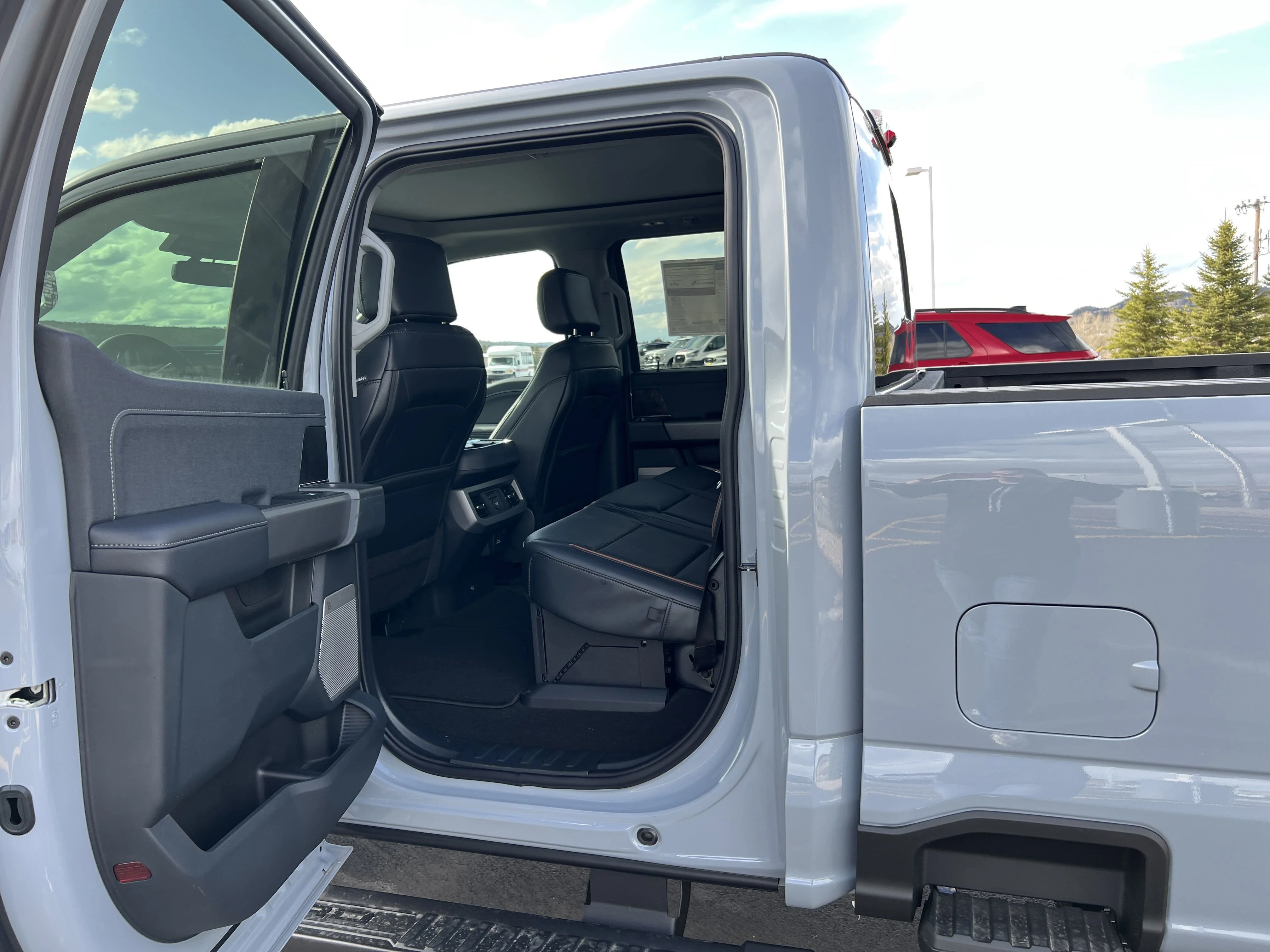 2025 Ford F-350 Super Duty Lariat - Photo 18