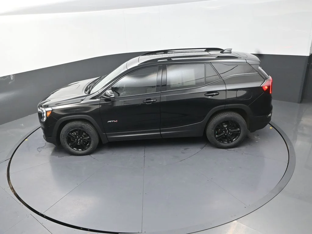 Used 2022 Black GMC AT4 image 18