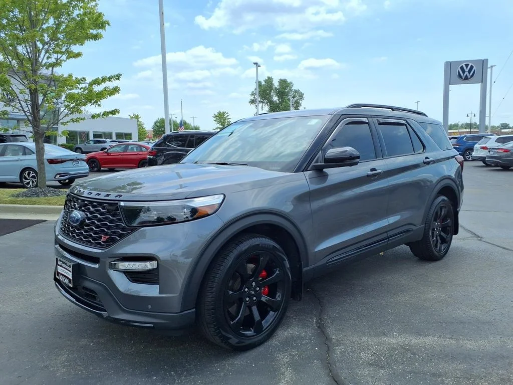 Used 2023 Gray Metallic Ford ST image 5