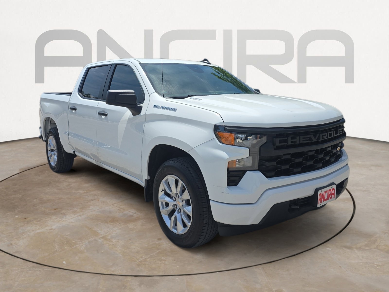Used 2025 Summit White Chevrolet Custom image 4