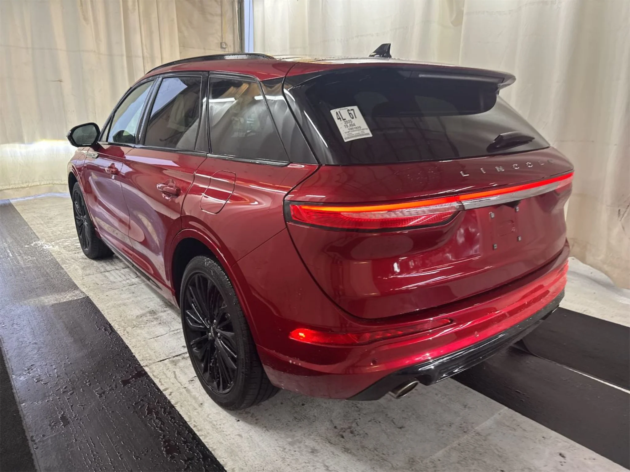 Used 2025 Red Carpet Metallic Tinted Clearcoat Lincoln Grand Touring image 2