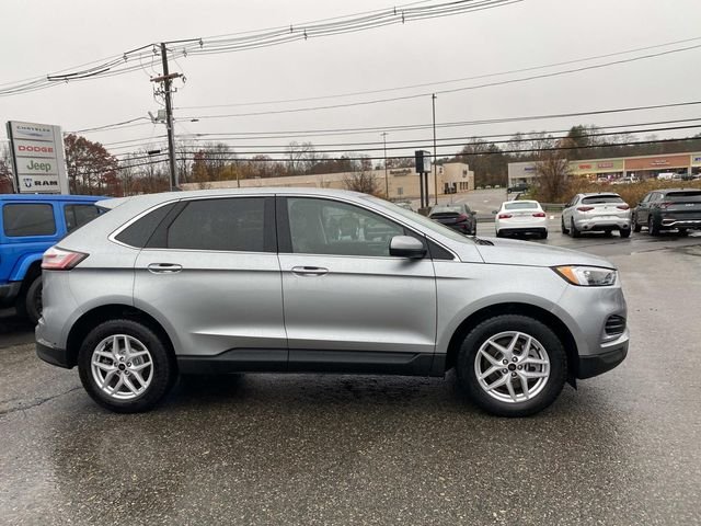 2024 Ford Edge SEL photo 2