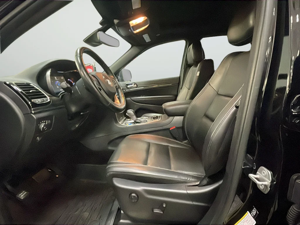 Used 2021 Black Jeep Limited image 10