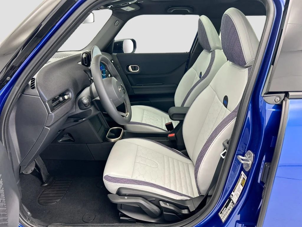New 2026 Blazing Blue Metallic MINI Oxford Edition image 18