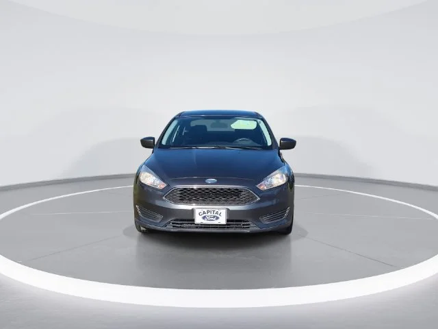 Used 2018 Gray Ford SE image 3