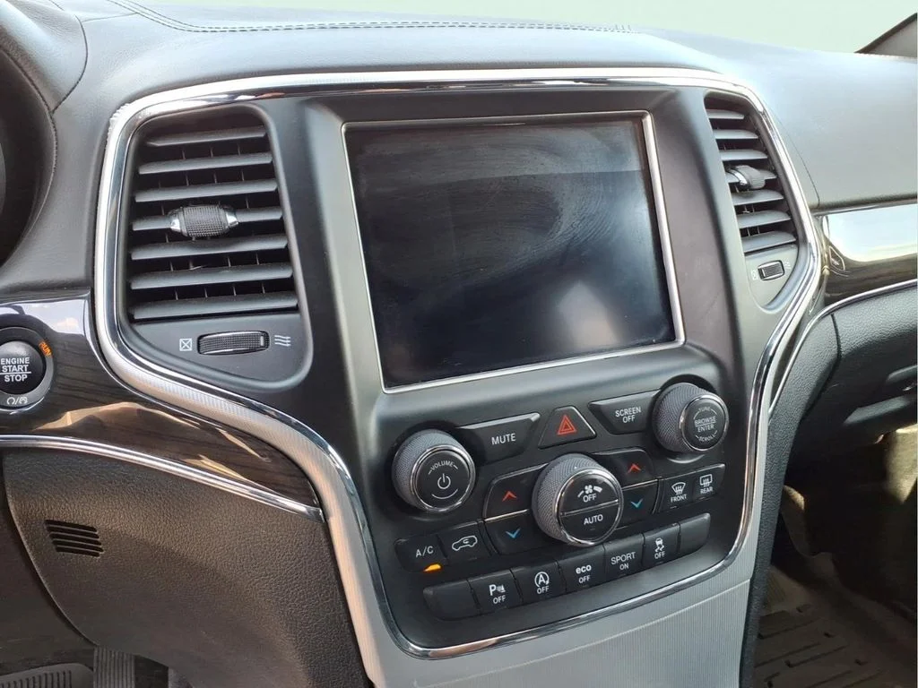 Used 2018 Black Jeep Overland image 22