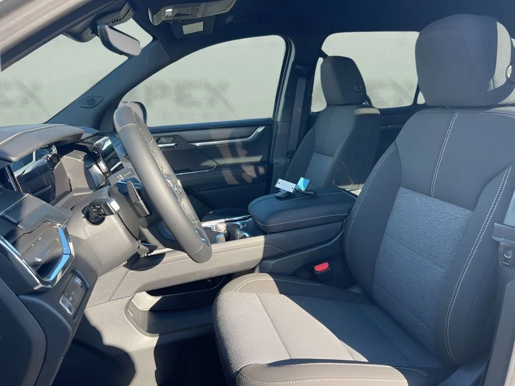 New 2026 Sterling Metallic GMC Elevation image 11