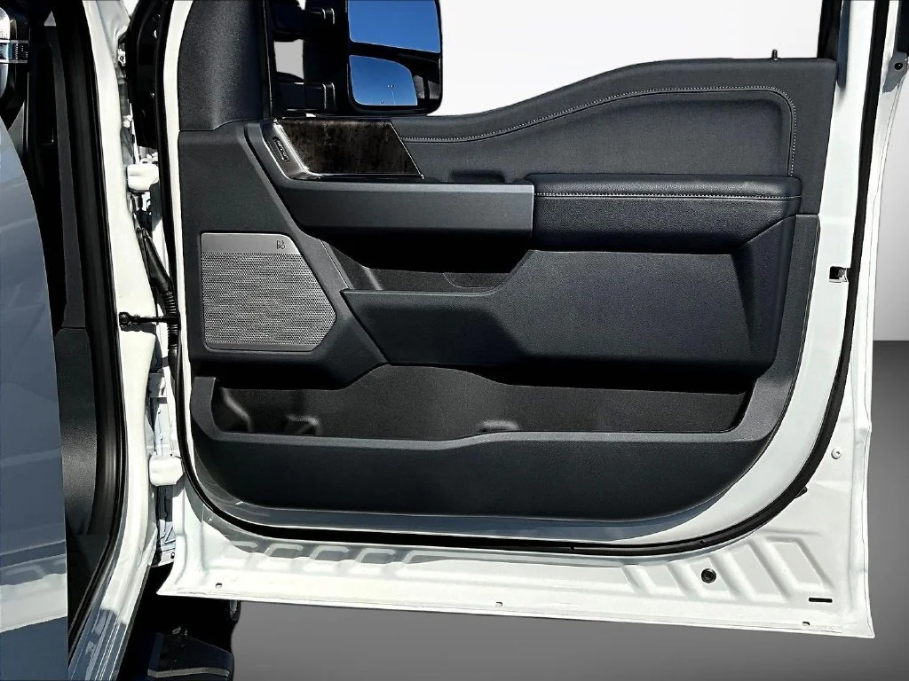 New 2027 White Ford Lariat image 37