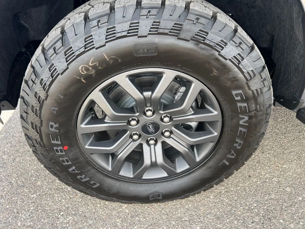 New 2026 Carbonized Gray Metallic Ford Tremor® image 32