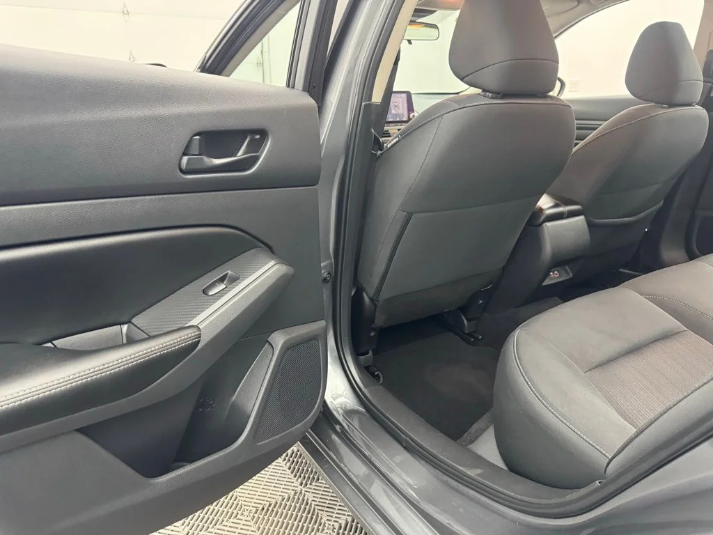 Used 2025 Gun Metallic Nissan 2.5 SV image 33