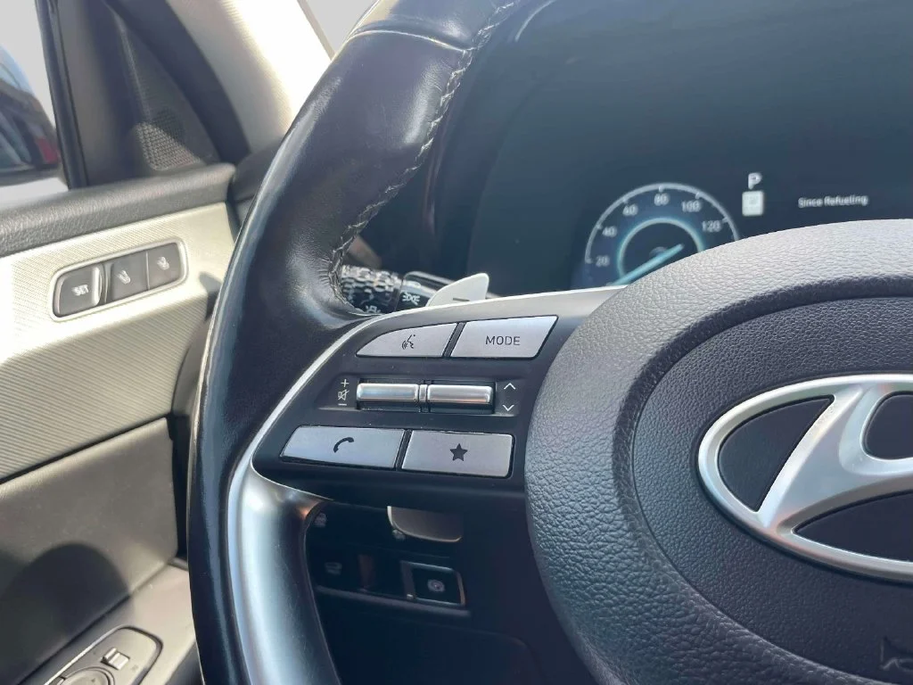 Used 2023 Black Hyundai SEL image 22
